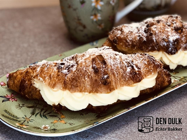 (*) Victoria croissant